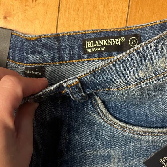 NWT Blank NYC The Barrow Cutoff High Rise Denim Shorts Size 25 - Picture 3 of 3